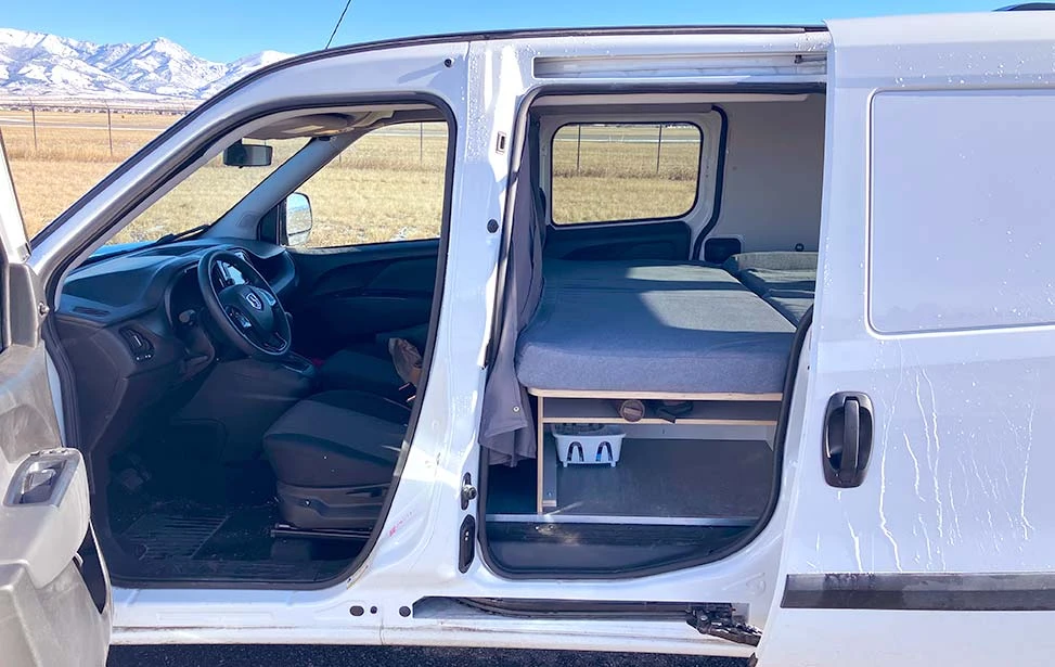 Edelweiss Sliding side door for interior access